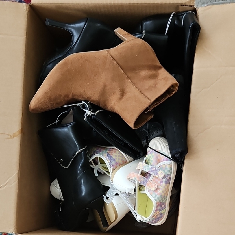 Mux Size Shoes ( Kids And Women)